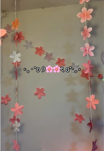 DIY Flower garlands for room decor 🌸🌸✨ #diy #flowergarland #diyproject #craft #roomdecor