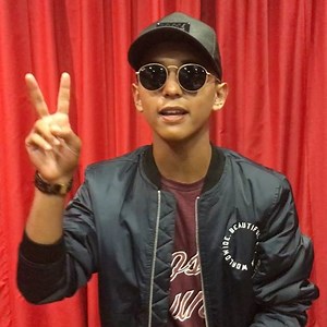 19K views · 1.1K reactions | Nak dengar @official_aimantino nyanyi lebih lagi, jgn lupa dtg ke Mydin Bukit Mertajam 28 Januari ini! #LawakKaroksTour | Hot FM | Facebook