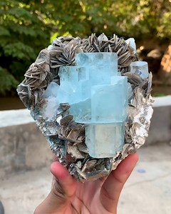 14 reactions | Aquamarine Specimen With Muscovite Mica | إفرست في الجيولوجيا GeoEverest | Facebook