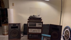 Come away with me… Check out the gears on stage: Luxman PD-284 TT Luxman A3600 Vacuum Tube Poweramp Luxman CL350 SS Preamp Klipsch Heresy Speakers | The Garage