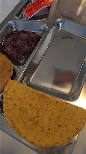 US MRE Menu 24 – Southwest Beef & Black Beans 🌮🔥 Taste test with Meal Ready Dave! #MRE #Prepping