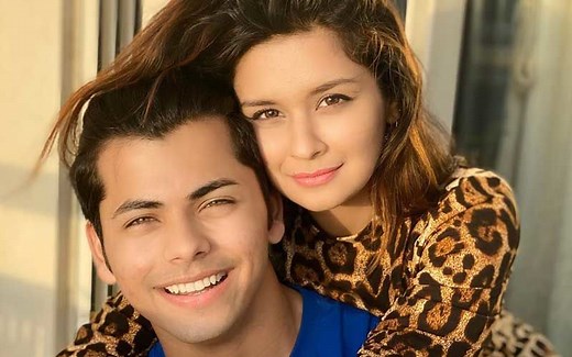 Avneet Kaur-Siddharth Nigam Make Their Relationship Insta Official? TikTok Star Calls Nigam Her ‘Main Forever’ – View Pic | SpotboyE