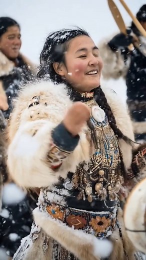 Strong Inuit Women 🤍🧊✊🏾 #inuit #inuittraditions #inuk #arctic #north #indigenous #nativeamerican | Red Earth Stories