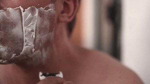 Aseo facial suave, Primer plano del: video de stock (totalmente libre de regalías) 4000016811 | Shutterstock