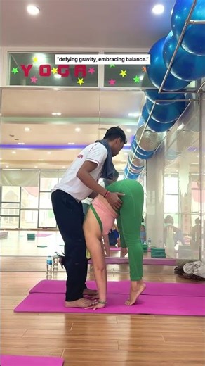 How to do hand stand #handstand #balance #palmbalance #strength #shorts