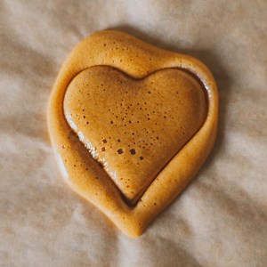 Korean Dalgona Candy Recipe: the Squid Game Cookie - Vega Recepten