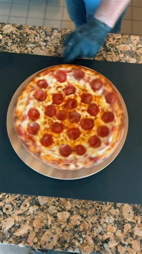 🍕 Savor Your Sunday the IL Primo Way Sundays are for slowing down, and nothing says comfort like a hot, cheesy pizza. Pick up our Sunday Special Large 2-Topping Pizza for just $13.99. Add wings or a salad and you’ve got a full meal, ready when you are. Whether you’re dining in or grabbing it to go, IL Primo has you covered. 📍 Open all day at every location. Because good food makes Sundays better. | IL Primo Pizza & Wings