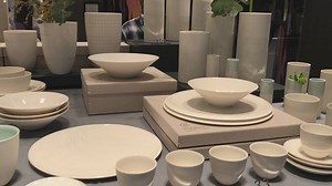 Weihnachtsgeschenke Heute ist verkaufsoffener Sonntag - auch bei uns. Bis 18:00 Uhr hat die #Weihnachtslounge handverlesener Manufakturen noch geöffnet. Wenn ihr also wundervolle, besondere, edle Geschenke sucht, in der Kleinen Lounge findet ihr sie! | ELLINGTON HOTEL BERLIN