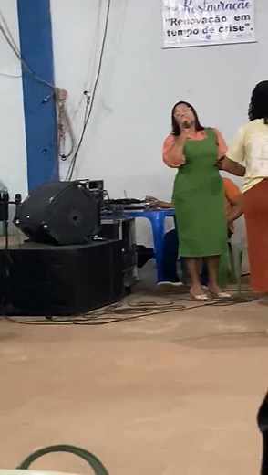 Noite de festa foi notório a presença do senhor | Cantoraerica Regina | Facebook