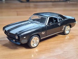 Diecast Chevrolet Camaro SS 1:32