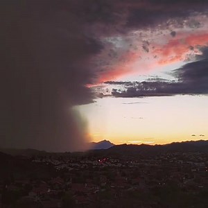 Wall of Dirt: Watch as a massive haboob rolls over Phoenix, Arizona Wednesday morning. WeatherNationTV.com – Video: vagabond.guide/Intagram | WeatherNation