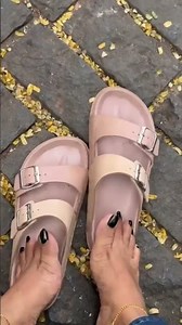 Just wandering out... thought you all can have a look on my toes #feet #toes #flipflops #shorts