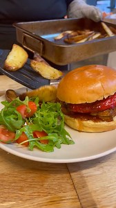 A burger like no other😋 No really, this isn't your typical burger! This is our Tofu burger from our Tasty Tofu range🍔 Coated in sweet chilli sauce and mayo within a warm, soft bun... this is TOFU-lly delicious! 🍽️Sweet Chilli Tofu and Roasted Pepper Burger with Chips and Tomato Baby Leaf Salad. Click the link for a bite 👉️ https://bit.ly/3GPDNAj #Fresh | HelloFresh