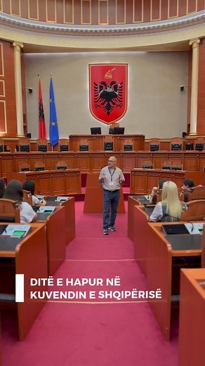 44 reactions | Me disa senatorë  të shkollës Naim Frashëri në Tiranë. #ejanëkuvend #Gëzuar1Qershorin | Lindita Nikolla | Facebook