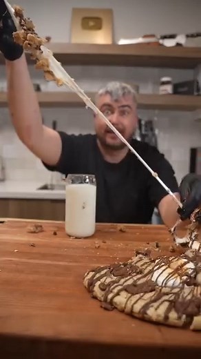 Giant Cookie 😱​🍪 #cookierecipes #cookiemonster #cookielove #giantcookies #timefordessert #reels | Albert_cancook