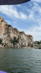 Berg, See, Fluss, Himmel, Sonnenlicht: Stockvideos & Filmmaterial (100 % lizenzfrei) 3673090619 | Shutterstock