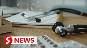 Consultant urologist Dr George Lee Eng Geap, or a.k.a Dr G,delves into the woes faced by men who have had undergone radical prostatectomy to treat their prostate cancer. WATCH MORE: https://thestartv.com/c/news SUBSCRIBE: https://cutt.ly/TheStar LIKE: https://fb.com/TheStarOnline | The Star