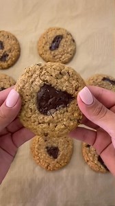 עוגיות טחינה ושיבולת שועל #yumi #yum #fyp #baking #homemade #טחינה #Oatmealcookies #cookiestahiti #tahiti #Oatmeal #cookies #tahiticookies | Nora Giles