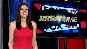 Angie Harmon shows off killer bod