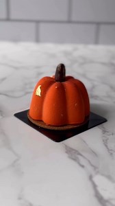 GOURDGEOUS 🎃 Pumpkin Mousse Cake by @fred.csibilevin Recipe below: Pumpkin mousse (egg-free): *80g pumpkin purée *75g milk *5g pumpkin spice *160g IVOIRE 35% *18g cocoa butter *53g gelatin mass *340g heavy cream, whipped -Pour the puree, milk and spice blend in a saucepan, heat stirring constantly until a boil - Melt the white chocolate, add the cocoa butter and gelatin -Pour the hot mixture on the chocolate, use an immersion blender to combine well - Once the mixture is cool (lower than 37C), 