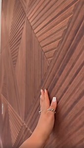 📍Cd Juárez 📍 Paneles 3D modernos y fáciles de instalar 🧱👌 Dale un estilo elegante y actual a cualquier espacio 🏠✨ Cotiza fácilmente con las medidas de tu pared 📏 📲 Mándanos mensaje ahora y recibe el catálogo 💬📩 | Muros Jrz