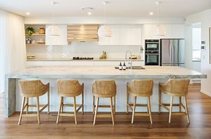 [Hot Item] High Gloss Chipboard White Lacquer Door Pantry Furniture Kitchen Cabinets