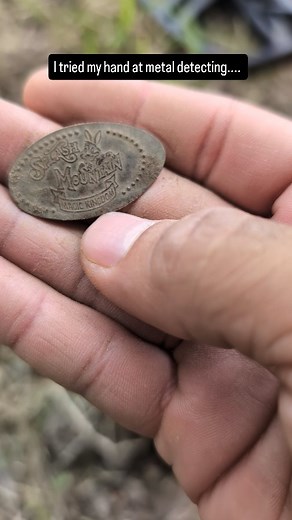 Retired Splash Mountain pressed penny (circa 1989-1995). It's something! 😅 #metaldetectingfinds #metaldetector #detectorist #outdooractivities #outdoors #outdooradventures | Elfossilero
