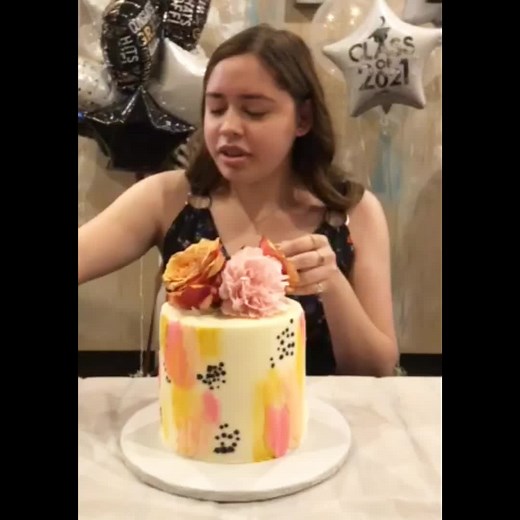 hellothemoneycake on TikTok