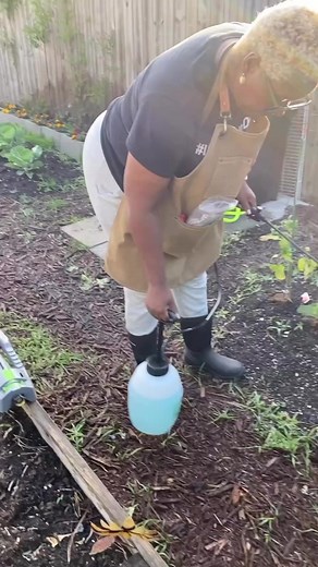 #sprayer #sprayer #gardening #gardenlife #gardeningtips #gardeningtips #gardeninghacks #gardeningideas | Shakema Wilson
