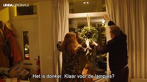 Actrice Sanne Vogel heeft dit jaar een kerstboom in haar tuin. Waar staat jullie kerstboom? | LINDA.