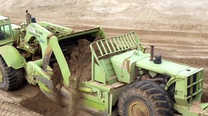 28 reactions | preparing site for house pads, a lot more dirt still needs to be moved. #heavymachineinaction #heavywork #heavydutymachine #construction #heavymachines #heavymachinery #heavyeqvipment | Havy Duty Machines15 | Facebook