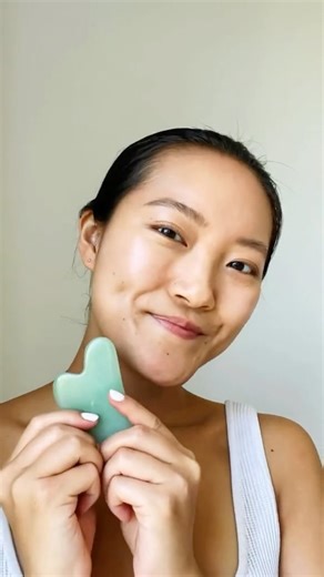 Ready to unlock the secrets of Gua Sha with Mount Lai? Here’s your step-by-step guide to a rejuvenated, radiant complexion and improved skin health! Shop now at Sephora.in #Sephora #SephoraIndia #MountLai #GuaSha | SEPHORA