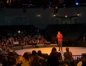 @johnarcilla here at Arena Theater, Houston, TX #DLSaAmerika We cannot wait to bring your favorite Kapamilya stars back to the US! Make sure you follow @kapamilyatfc and @tfc_publicitypr for updates on the next G! Kapamilya event! 💫 #DLsaAmerica #DirtyLinen #ZanjoeMarudo #JanineGutierrez #JohnArcilla #JedMadela | STAR MAGIC