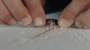 Surfboard Shaper arbeitet an der Surfboard-Fabrik: Stockvideos & Filmmaterial (100 % lizenzfrei) 3841198905 | Shutterstock