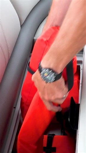 2.5K views | Visual distress signals #boating #boatingtips #safety #yourbridgetoboating #BOAT #highlandsnj #bridgemarina | Bridge Marina, Inc. | Facebook