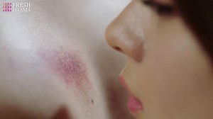Sweet! Seeing the scar on his back, she pressed a light kiss on it. |Our Glamorous Time | 你和我的倾城时光 🧡Click to follow our Facebook "In Drama" https://www.facebook.com/inDramaTV | Fresh Drama