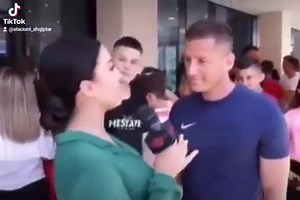 Populli heroik shqiptar. Ben mijera kilometra me avion per te pare Tean e Perputhen | Faktor.al