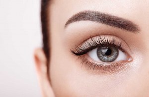 These magic strips give the appearance of an eye lift