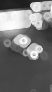 ➡️ Na noite desta quinta-feira, dia 25, a Brigada Militar, por meio de uma equipe da Rondas Ostensivas com Apoio de Motocicletas (ROCAM) e uma guarnição do 4º Pelotão, prendeu três pessoas por tráfico de drogas e apreendeu aproximadamente 757 gramas de cocaína durante operação de combate aos Crimes Violentos Letais Intencionais. A ação ocorreu por volta das 18h30min, no bairro Planalto, em Guaporé. Vídeo: Comunicação Social do 3ºRPMon | Rádio Difusora