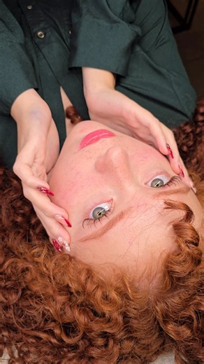 Extensiones de pestañas 💕 on Instagram: "¡Ahh, qué bonito! Este video lleva más de 1 millón de likes y 8 millones de vistas en TikTok 🥹🫶🏻 Mérida con pestañas 🐾🐻🎯 Mi modelo bonita :@vayolet_segovia_ 😽 Pueden utilizar mi código de descuento "GARN10 " en @veyelashofficial 🫶🏻 #meridadisney #disneyprincess #lashextensions #lashartist #eyelashgoals #beautyreels #princessvibes#viralreels #disneymakeup"