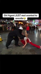 Girl Agent JUST met wanted to wrestle😭 #twitchclips #agent00
