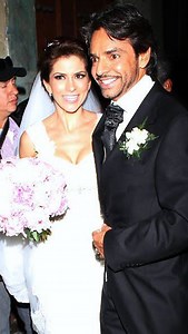 135 reactions | ¡Alessandra Rosaldo y Eugenio Derbez cumplen 13 años de casados! ❤️ La pareja asegura que han pasado todo tipo de momentos, felices y con algunas lágrimas, con viajes y una historia que empezaron juntos desde hace 19 años.  ¡Feliz aniversario!  #EugenioDerbez #AlessandraRosaldo #Boda #Aniversario | Maxine Woodside | Facebook