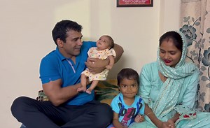 हम दोनों बोल-सुन नहीं सकते, यह भगवान और आप देशवासियों का आशीर्वाद है कि हमारे दोनों बच्चे सुन सकते है, मंदीप बोल सकता है और ख़ुशी जब बड़ी होगी वह भी बोलने लगेगी, आपका आशीर्वाद और प्यार हमारी हिम्मत…! #जयहिंद🇮🇳 | Virender Singh Goonga Pahalwan