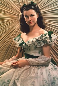 13K views · 213 reactions | “Recognize this 1930s icon?”  Vivien Leigh’s rare photos just resurfaced — and fans are stunned by her beauty all over again. The shots from her Gone with the Wind era are in the comments below  | People's stories | Facebook