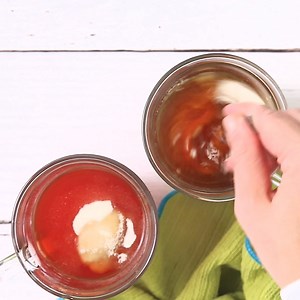 How to make HOMEMADE 2 coloured sugar-free gummies ... (NO Maltitol + NO sugars). ✅ GET THE RECIPE: https://www.ditchthecarbs.com/sugar-free-gummies/ << | Low-Carb Keto Cooking Videos | Facebook