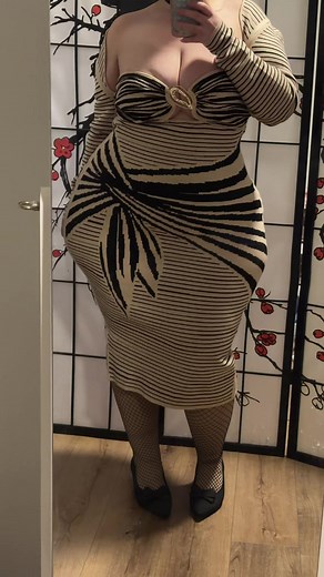 Hold on this dress from Fashion Nova is actually so cute…