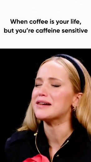 ☕️ Did you know? Your genes might hold the secret to your caffeine sensitivity, even if it’s not visibly apparent! 💡 While some people can down multiple cups without a flinch, others experience jitters and sleepless nights from just a small dose. It turns out, genetic variations can impact how your body processes caffeine. 🧬⚙️ Understanding your genetic predisposition to caffeine sensitivity can be crucial for your well-being. Here’s why: It can help you make informed decisions about your dail