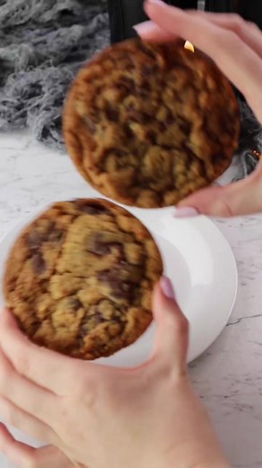 3.2K views · 13 reactions | Creeping it real with these Kinder sauce filled ice cream cookie sandwiches !襤 This treat is so easy and a definite crowd pleaser! They didn't last long in our kitchen Shop All Halloween goodies at www.sweetstamp.online #sweetstamp #caketechniques #cakesofinstagram #cakedesign #cakedecorator #cakeart #cakevideos #cakedecoratingtips #cakelover #cakevideos #cakesiclesofig #cakereel #cakehack #cakeviral | Sweet Stamp - Amy Cakes | Facebook