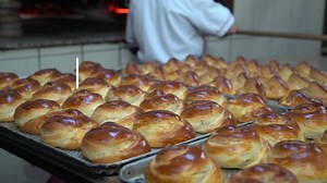 Managing fluid-filled swelling behind the knee caused by arthritis