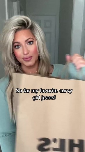My new favorite jeans! #curvyjeans #curvyfashion #curvyconfidence | Rachel Bowling
